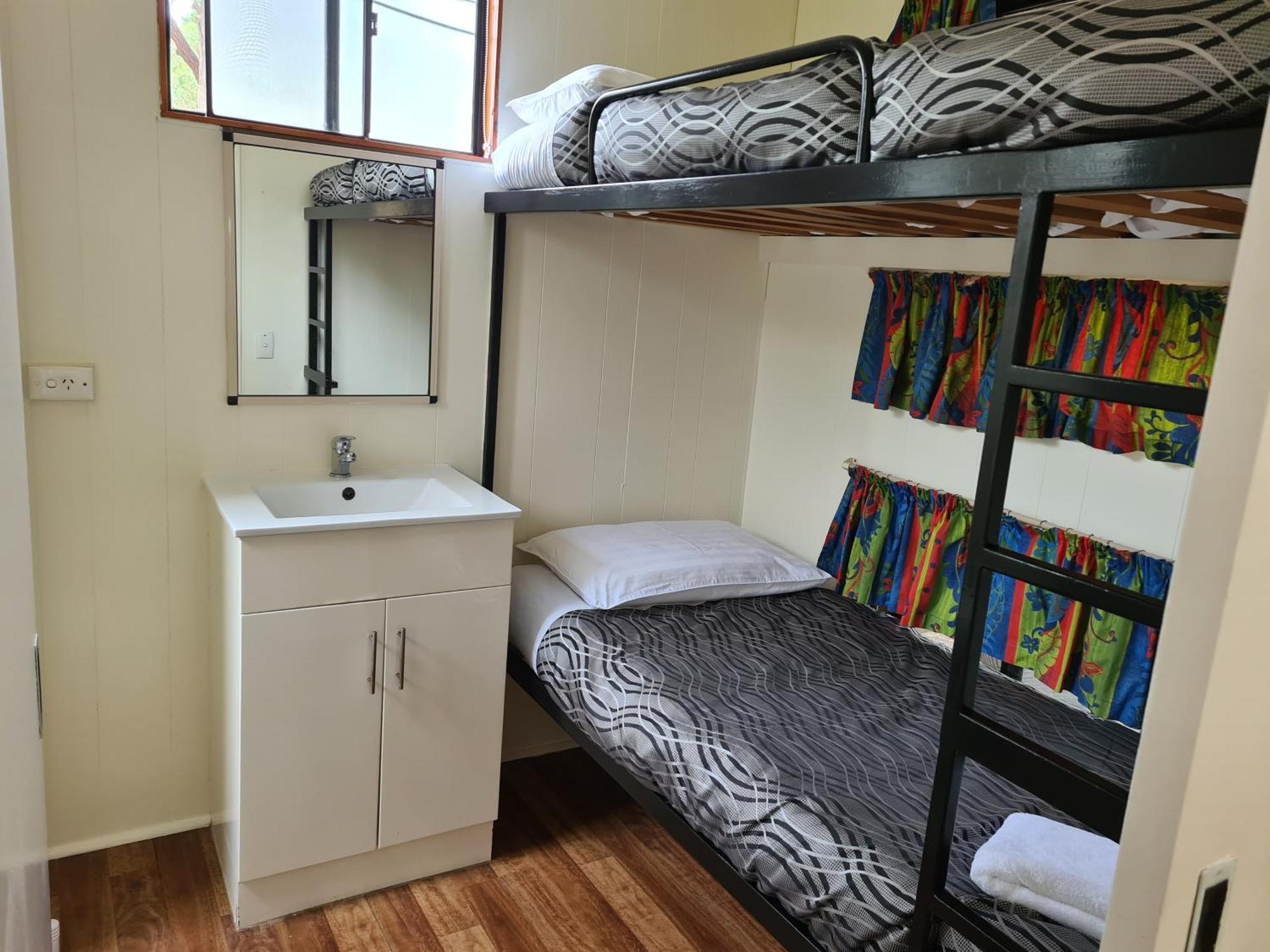 Mallacoota'S Shady Gully Caravan Park Exterior photo