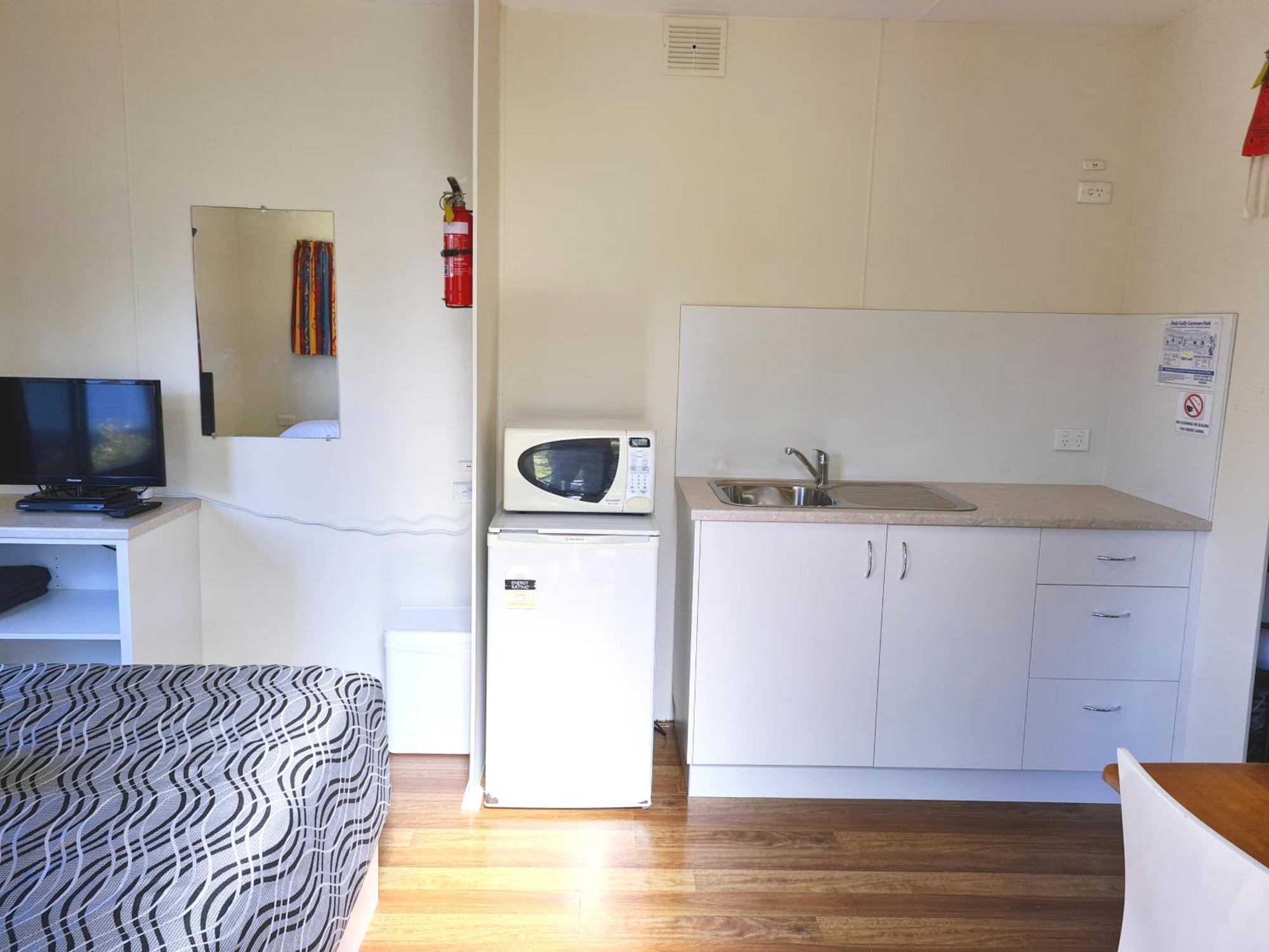 Mallacoota'S Shady Gully Caravan Park Exterior photo