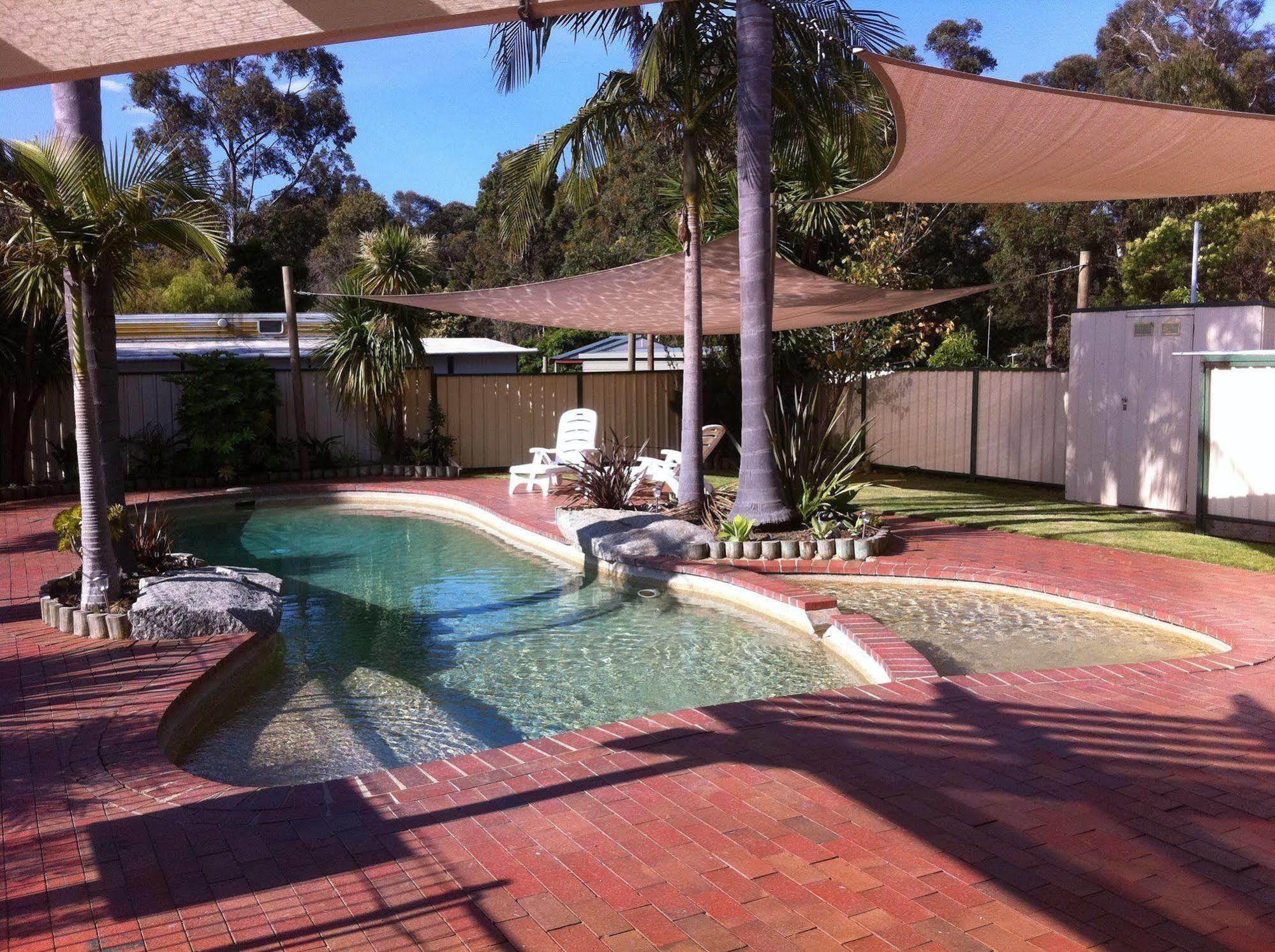Mallacoota'S Shady Gully Caravan Park Exterior photo